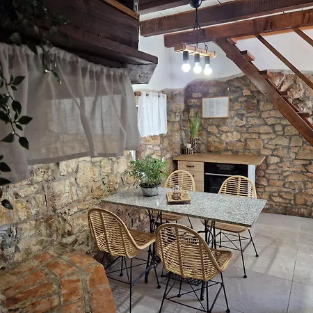 Holiday home House Vuki Nedescina