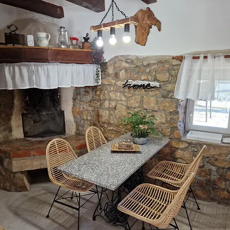 House Vuki Nyaraló