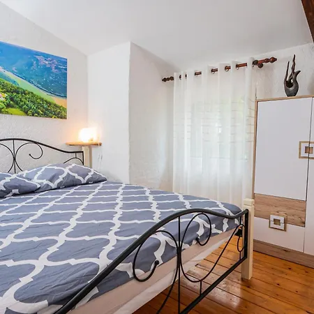 Holiday home House Vuki Nedescina