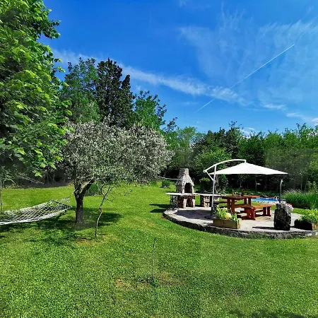 Holiday home House Vuki Nedescina
